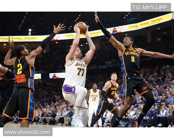 湖人对雷霆精彩对决回放11月23号比赛全程回顾与分析